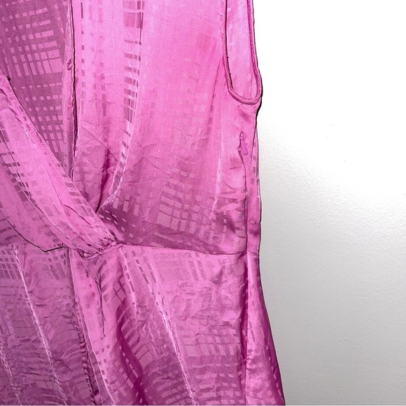 Halogen Sleeveless Blouse‎ Women's Size Medium Pink Rosebud Twist Front Top - Picture 6 of 9